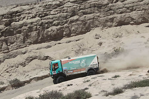Dakar 2013; Hans Stacey knalt naar zege: Gerard de Rooy herovert leiding